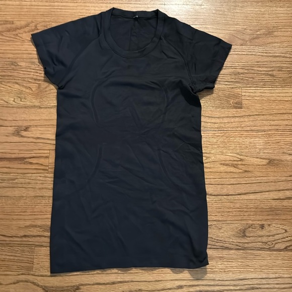 lululemon athletica Tops - Lululemon swiftly 6